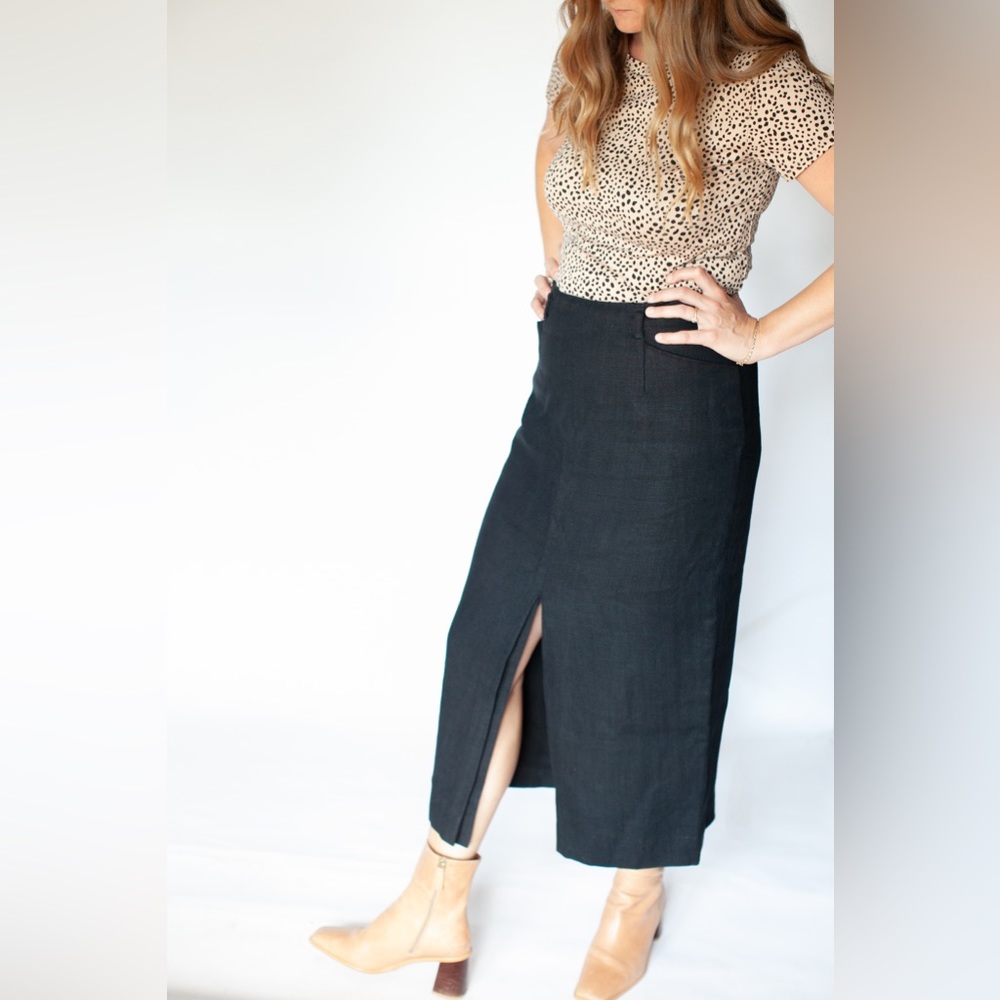 Austin Reed black linen midi skirt | front slit | pockets | belt loops